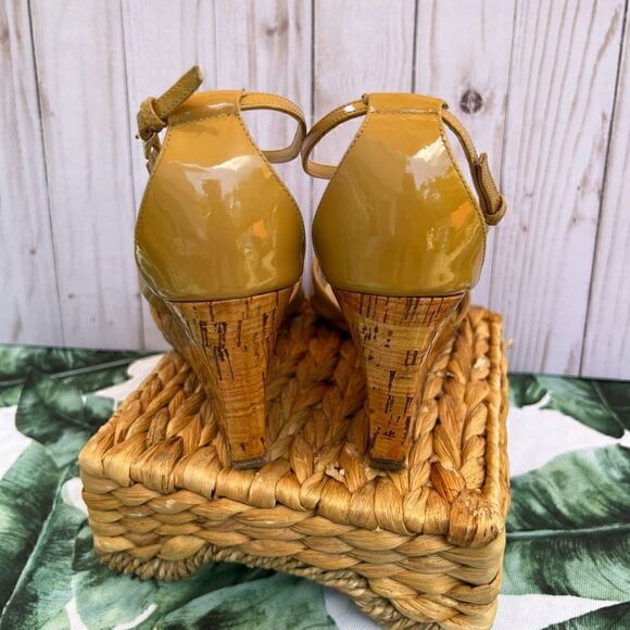 CHRISTIAN DIOR Buff Patent Leather Wedge Sandal - Picture 15 of 16